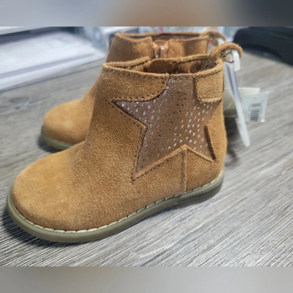 Old Navy NWT Brown‎ Star Kids Suede Ankle Boots Size 6